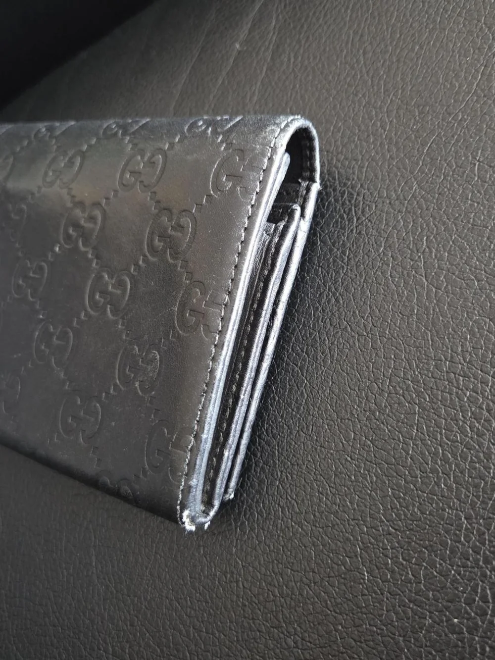 Gucci W/ COA Black Embossed GG Leather Wallet with Gold Plaque - Picture 6 of 8